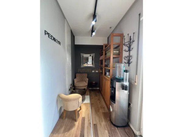 Tirane, jepet me qera ambjent biznesi Kati 1, 98 m² 1.500 € (don bosko)