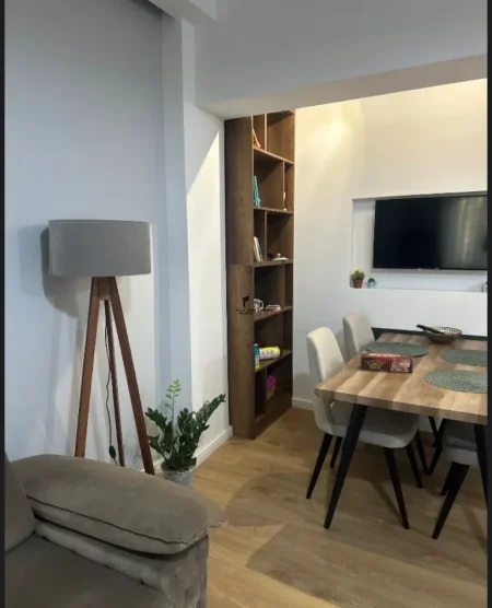 Tirane, jepet me qera apartament 2+1 Kati 2, 90 m² 1.000 € (PAZARI I RI)