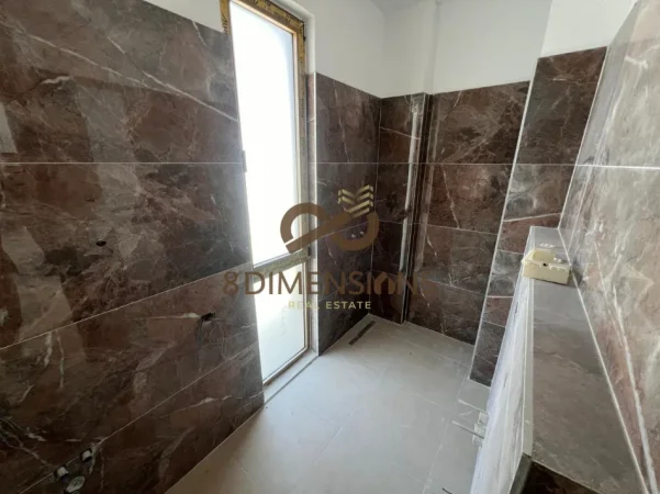 Tirane, shitet Vile 4+1 Kati 0, 334 m² 734.800 € (teg)