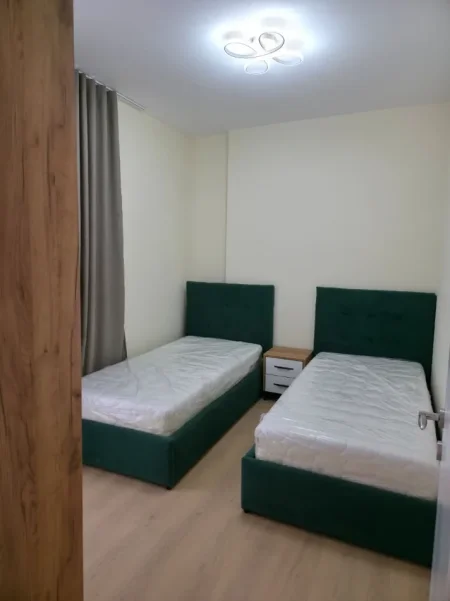 Tirane, jepet me qera apartament 2+1 Kati 3, 100 m² 630 € (astir)