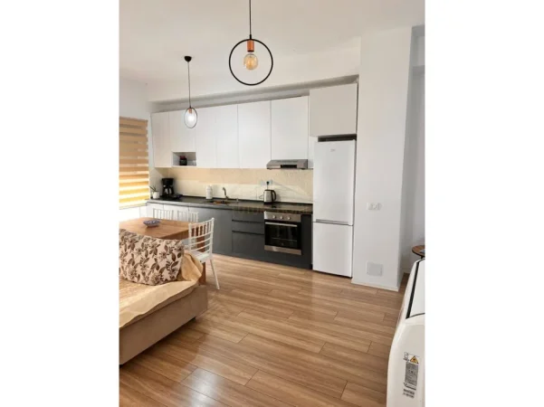 Tirane, jepet me qera apartament 2+1 Kati 4, 75 m² 520 € (Kompleksi Mangalem)