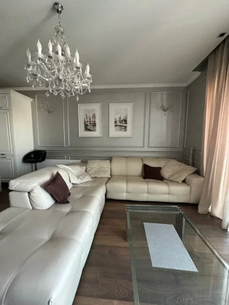 Tirane, jepet me qera apartament 2+1 , 148 m² 2.000 € (Ambassador 3)