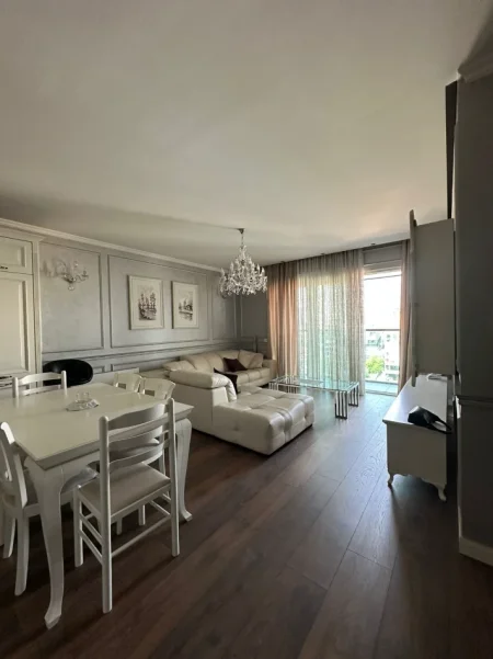 Tirane, jepet me qera apartament 2+1 , 148 m² 2.000 € (Ambassador 3)