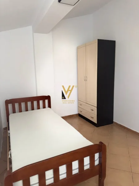 Tirane, jepet me qera apartament 3+1+Ballkon Kati 4, 100 m² 570 € (SELITE)