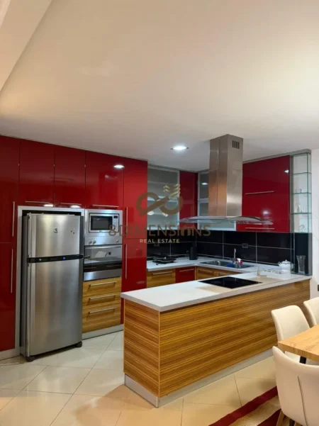 Tirane, jepet me qera apartament 2+1+Ballkon Kati 2, 125 m² 1.100 € (bllok)