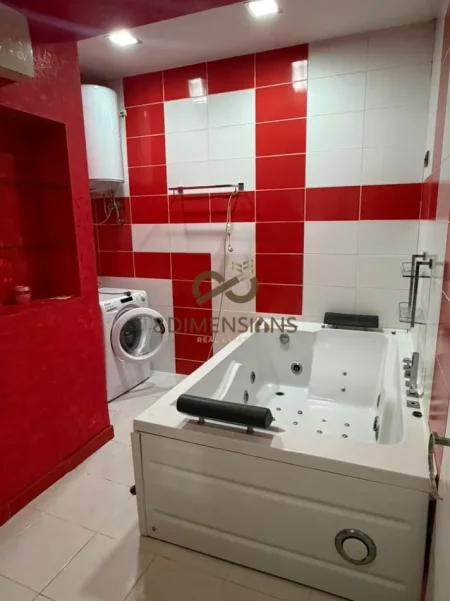 Tirane, jepet me qera apartament 2+1+Ballkon Kati 2, 125 m² 1.100 € (bllok)