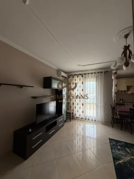 Tirane, jepet me qera 2+1 Kati 4, 100 m² 600 € (kopshti botanik)