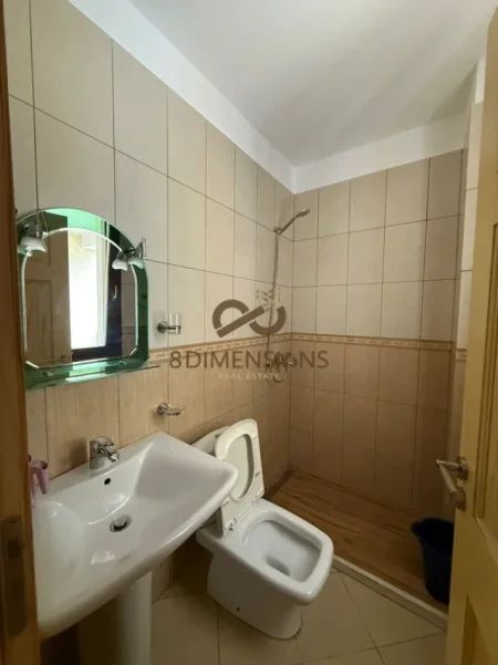 Tirane, jepet me qera 2+1 Kati 4, 100 m² 600 € (kopshti botanik)