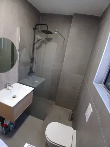 Tirane, jepet me qera apartament 1+1 Kati 2, 400 € (Rruga Halit Begaj, Allias, Tiranë)