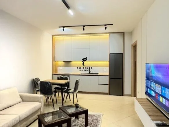 Tirane, jepet me qera apartament 2+1 Kati 1, 90 m² 750 € (LIQENI ARTIFICIAL)