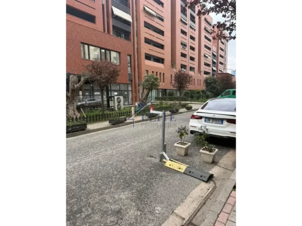Tirane, shitet apartament 2+1+Ballkon Kati 2, 112 m² 297.000 € (Kompleksi Panorama)