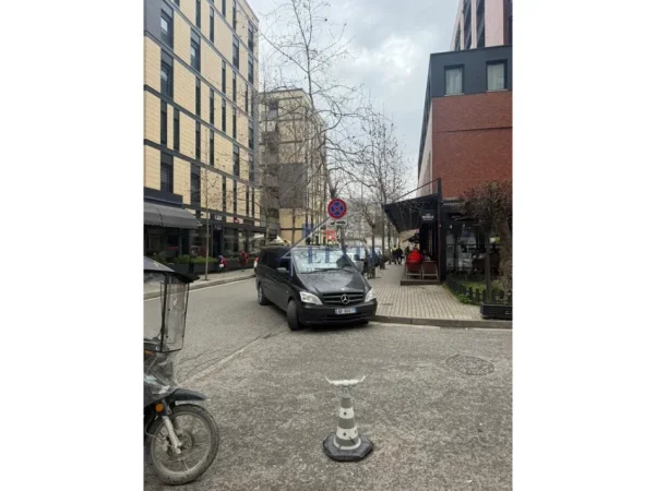 Tirane, shitet apartament 2+1+Ballkon Kati 2, 112 m² 297.000 € (Kompleksi Panorama)