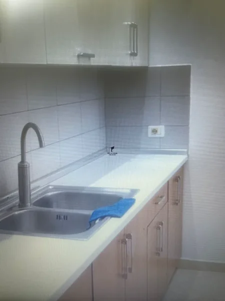 Tirane, jepet me qera apartament 2+1 Kati 6, 89 m² 600 € (FUSHA E AVIACIONIT)