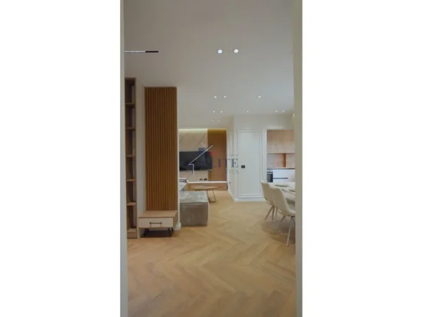 Tirane, shitet apartament 2+1+Ballkon , 101 m² 270.000 € 