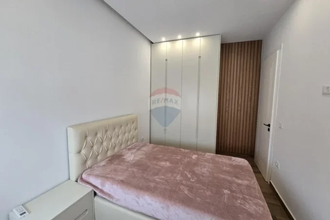 Tirane, jepet me qera 3 Katshe , 140 m² 2.000 € (Berzhite)
