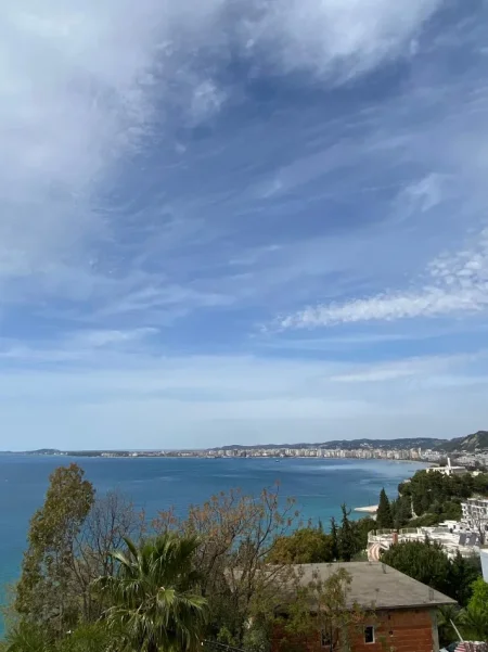 Vlore, jepet me qera apartament 1+1+Ballkon Kati 3, 70 m² 500 € (Uji i Ftohtë, Vlorë.)