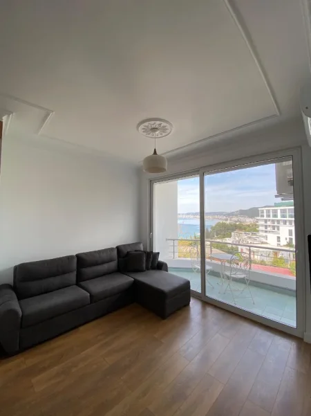 Vlore, jepet me qera apartament 1+1+Ballkon Kati 3, 70 m² 500 € (Uji i Ftohtë, Vlorë.)