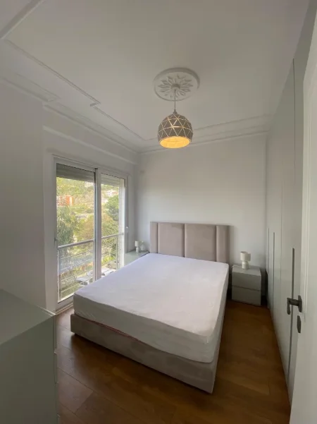 Vlore, jepet me qera apartament 1+1+Ballkon Kati 3, 70 m² 500 € (Uji i Ftohtë, Vlorë.)