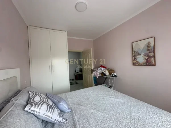 Tirane, jepet me qera apartament 1+1+Ballkon Kati 8, 70 m² 450 € (astiri)