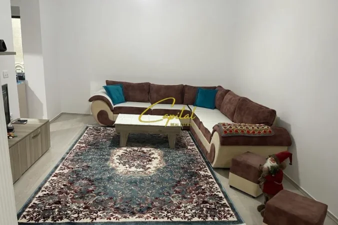 Tirane, jepet me qera apartament 1+1 Kati 3, 85 m² 500 € (VASIL SHANTO)