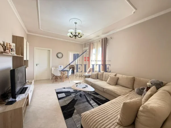 Tirane, jepet me qera apartament 1+1+Ballkon Kati 4, 67 m² 450 € (Ush Fizika Bërthamore)