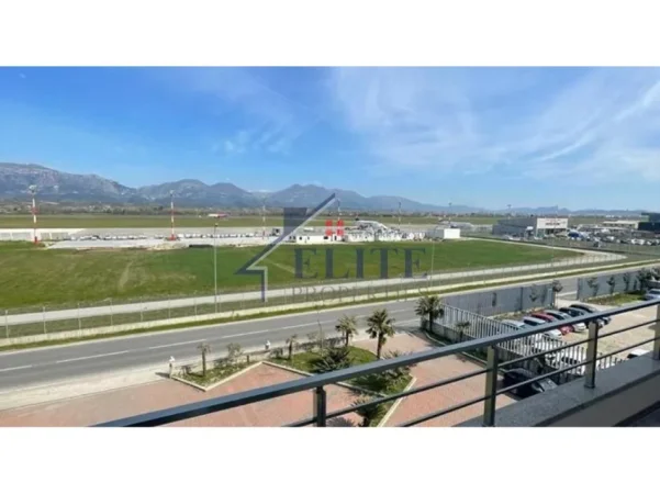 Tirane, shitet toke , 4.000 m² 400.000 € 