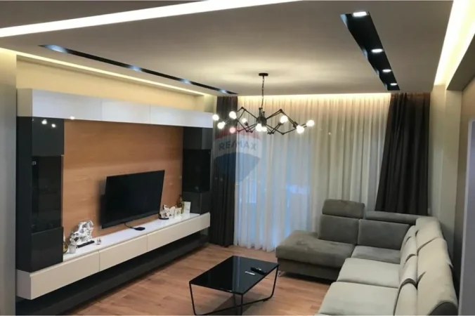 Tirane, jepet me qera 2+1 , 114 m² 1.300 € (Rruga imer Kurti)