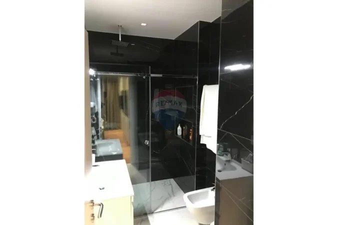 Tirane, jepet me qera 2+1 , 114 m² 1.300 € (Rruga imer Kurti)
