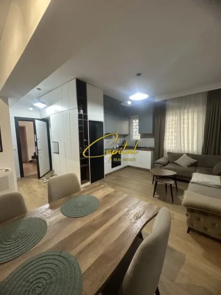 Tirane, jepet me qera apartament 2+1 Kati 2, 98 m² 1.000 € (PAZARI I RI)