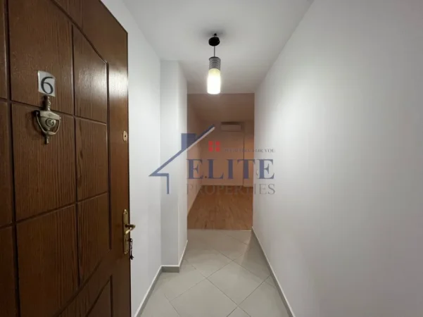 Tirane, jepet me qera apartament 1+1+Ballkon Kati 2, 65 m² 500 € (Liqeni i Thate)