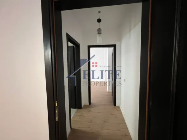Tirane, jepet me qera apartament 1+1+Ballkon Kati 2, 65 m² 500 € (Liqeni i Thate)