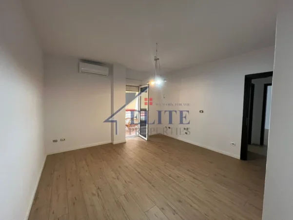 Tirane, jepet me qera apartament 1+1+Ballkon Kati 2, 65 m² 500 € (Liqeni i Thate)