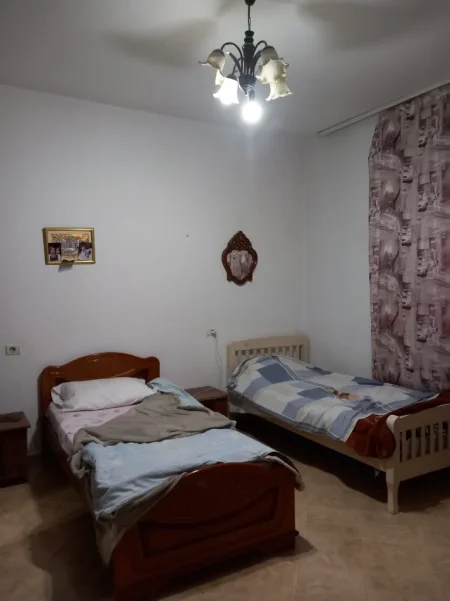 Tirane, jepet me qera apartament Kati 2, 65 m² 300 € 