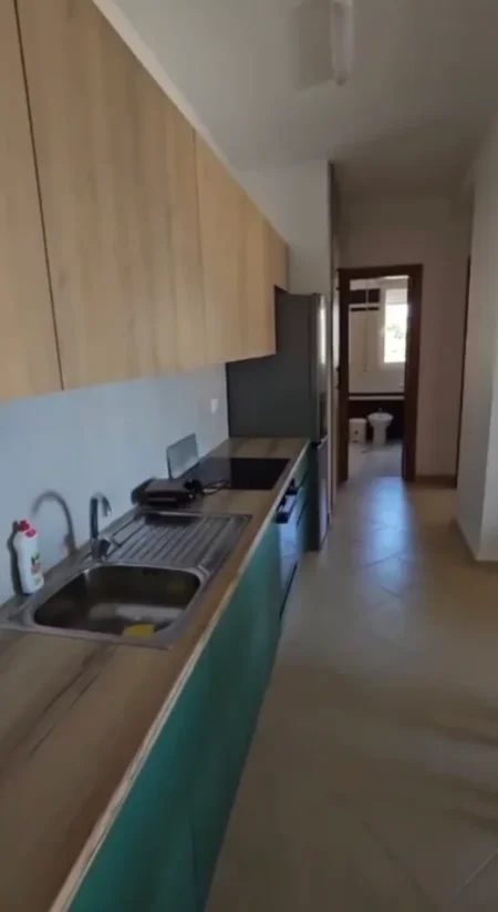 Vlore, jepet me qera apartament 1+1+Ballkon Kati 3, 62 m² 450 € (Uji i Ftohtë, Vlorë.)