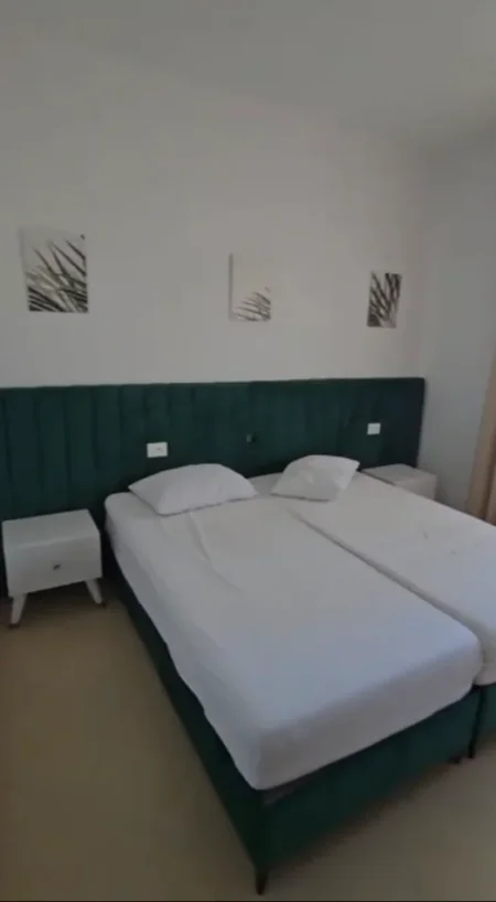 Vlore, jepet me qera apartament 1+1+Ballkon Kati 3, 62 m² 450 € (Uji i Ftohtë, Vlorë.)