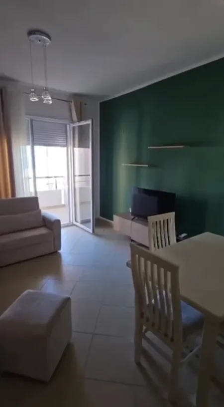 Vlore, jepet me qera apartament 1+1+Ballkon Kati 3, 62 m² 450 € (Uji i Ftohtë, Vlorë.)