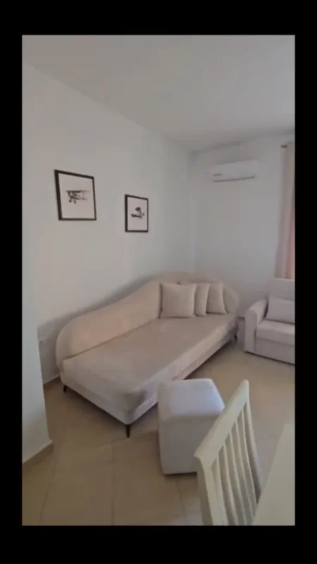 Vlore, jepet me qera apartament 1+1+Ballkon Kati 3, 62 m² 450 € (Uji i Ftohtë, Vlorë.)