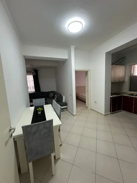 Tirane, jepet me qera apartament 1+1+Ballkon Kati 1, 68 m² 500 € 