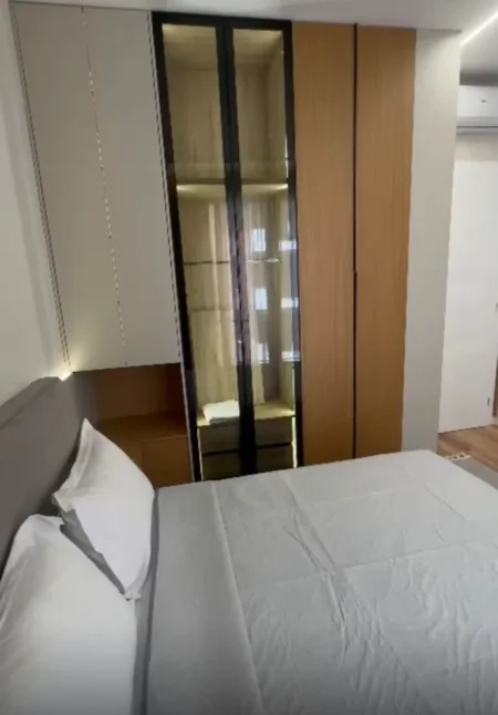 Tirane, jepet me qera apartament 1+1+Ballkon Kati 5, 72 m² 1.000 € (Kompleksi Delijorgji)