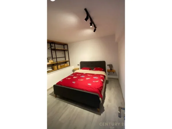 Tirane, jepet me qera apartament 1+1 Kati 1, 85 m² 500 € (ish stacioni i trenit)