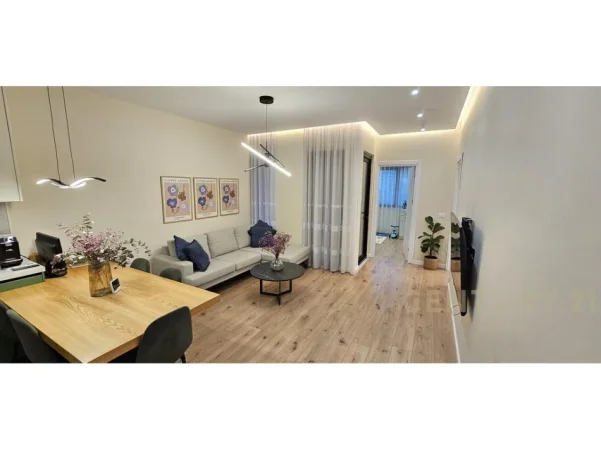 Tirane, jepet me qera apartament 2+1 Kati 6, 97 m² 850 € (21 dhjetori)