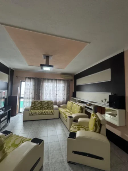 Tirane, jepet me qera apartament 2+1 Kati 8, 100 m² 550 € (Materniteti i Ri tek Brryli)