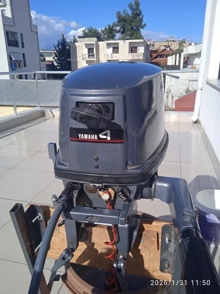 Tirane, shes gomone Gomone Bluecraft 2.9 Meter+Motorr Yamaha 4Hp 2 kohesh+Set , 1499 €