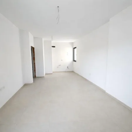 Tirane, shitet 1+1 Kati 3, 71 m² (CORNER REZIDENCE)