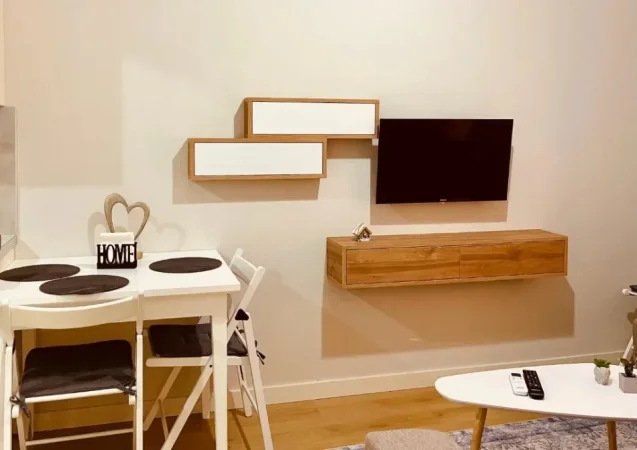 Tirane, jepet me qera Vile 1+1+Ballkon Kati 2, 50 m² 680 € (zogu i zi)