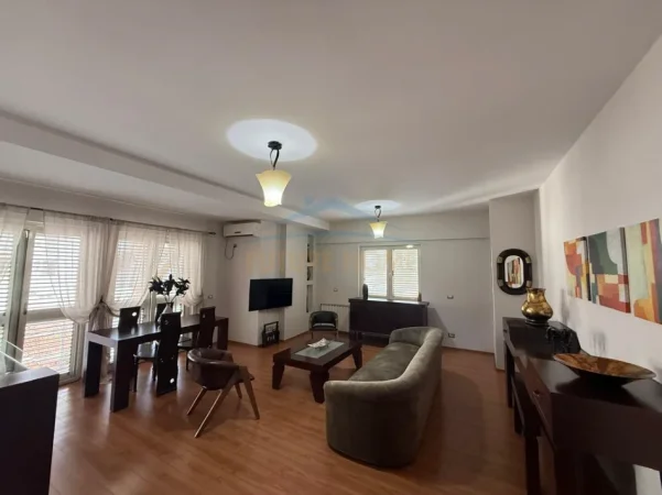 Tirane, jepet me qera apartament 2+1 Kati 4, 138 m² 1.500 € (Blloku)