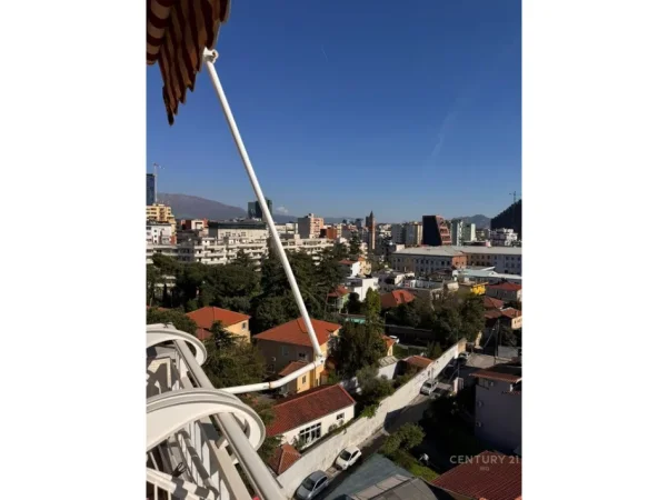 Tirane, jepet me qera apartament 2+1+Ballkon Kati 9, 90 m² 750 € (21 dhjetori)