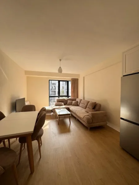 Tirane, jepet me qera apartament 1+1+Ballkon Kati 4, 70 m² 400 € 