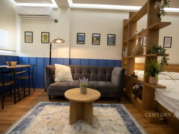 Tirane, jepet me qera apartament 2+1+Ballkon Kati 5, 88 m² 1.200 € (blloku)