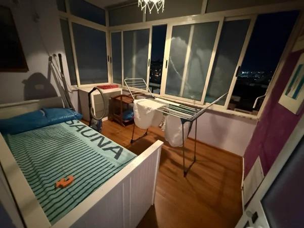 Tirane, jepet me qera apartament 1+1+Ballkon Kati 4, 70 m² 500 € (perball eleonores)